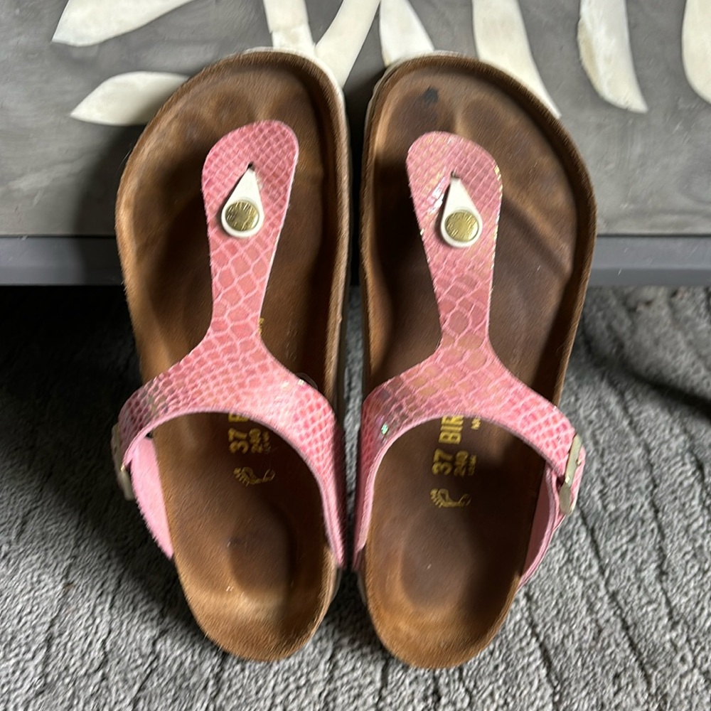 Birkenstock Gizeh Shiny Snake Rose Size: 37 (6)